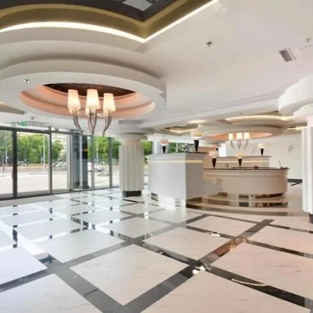 Hanza Tower Downtown 22 Pool & Jacussi
